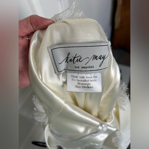 KATIE MAY wedding dress size M. Worn only once. EXCELLENT CONDITION. - Picture 2 of 11